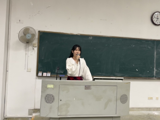 在考研备考方面,已被中央民族大学经济管理学院拟录取的2018级严文韬