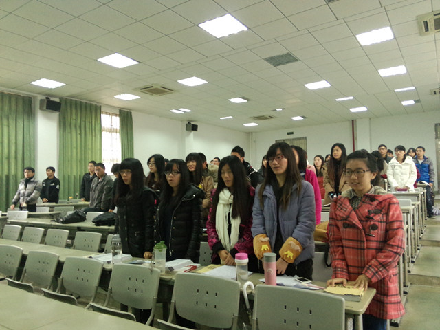 经济学院2013级研究生举办“道德论坛”活动1