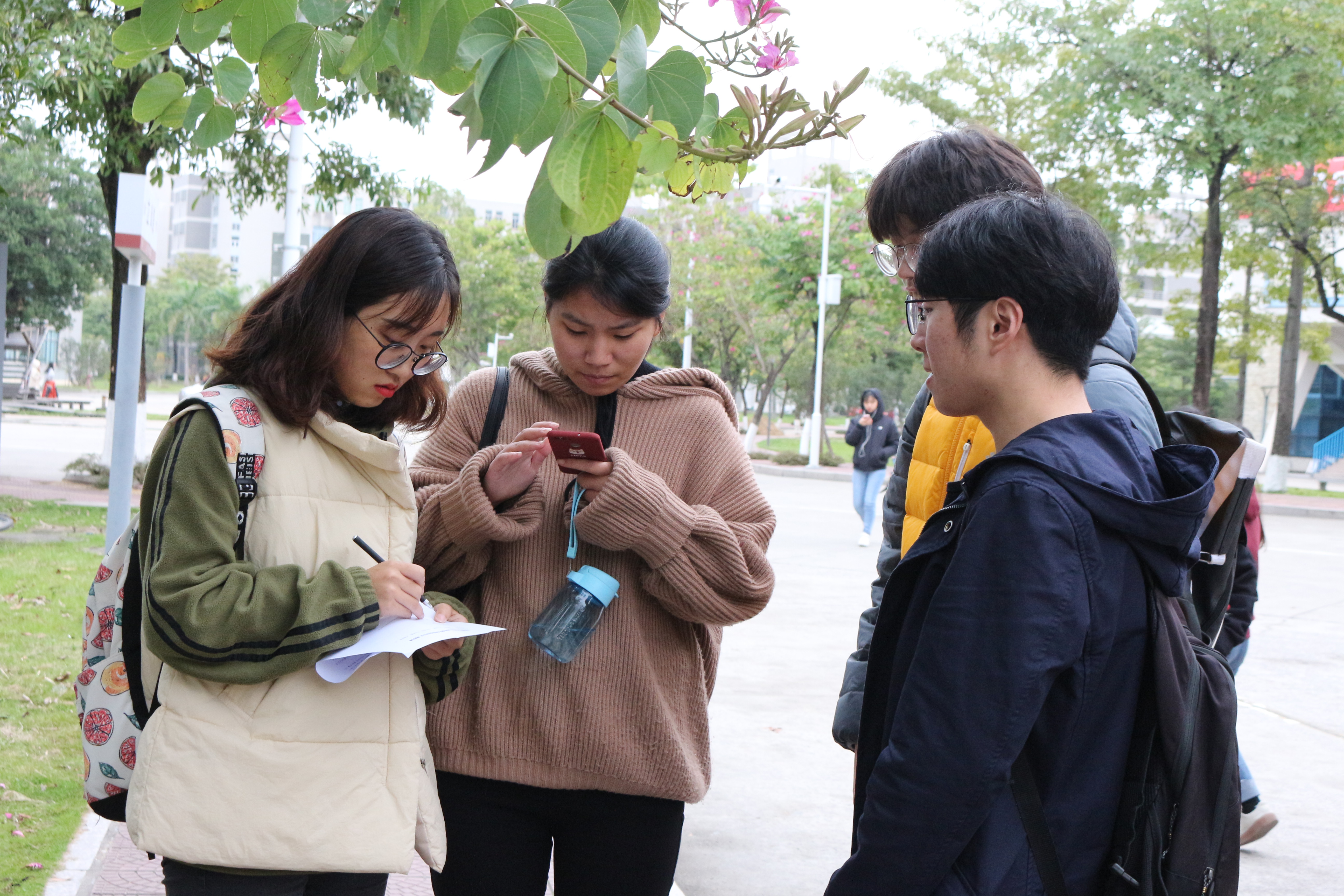 级财务管理第一团支部顺利开展"察时代风貌,践青年风采"团立项活动